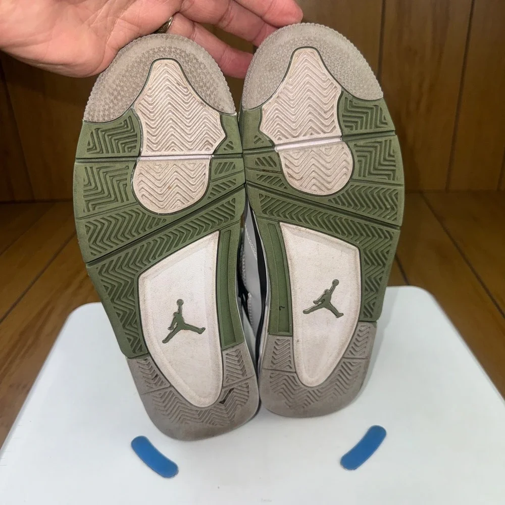 Air Jordan 4 Retro Seafoam Oil Green White Black AQ9129-103 Mens Size 8